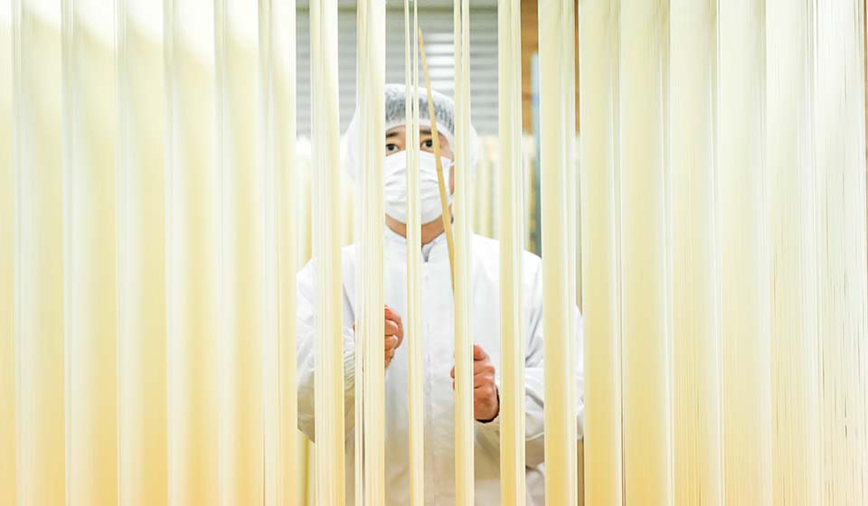 大和路 暮らしの間 第四回企画展「東吉野の手延べ素麺と葛餅」 開催期間：6月12日(水)～7月9日(火)